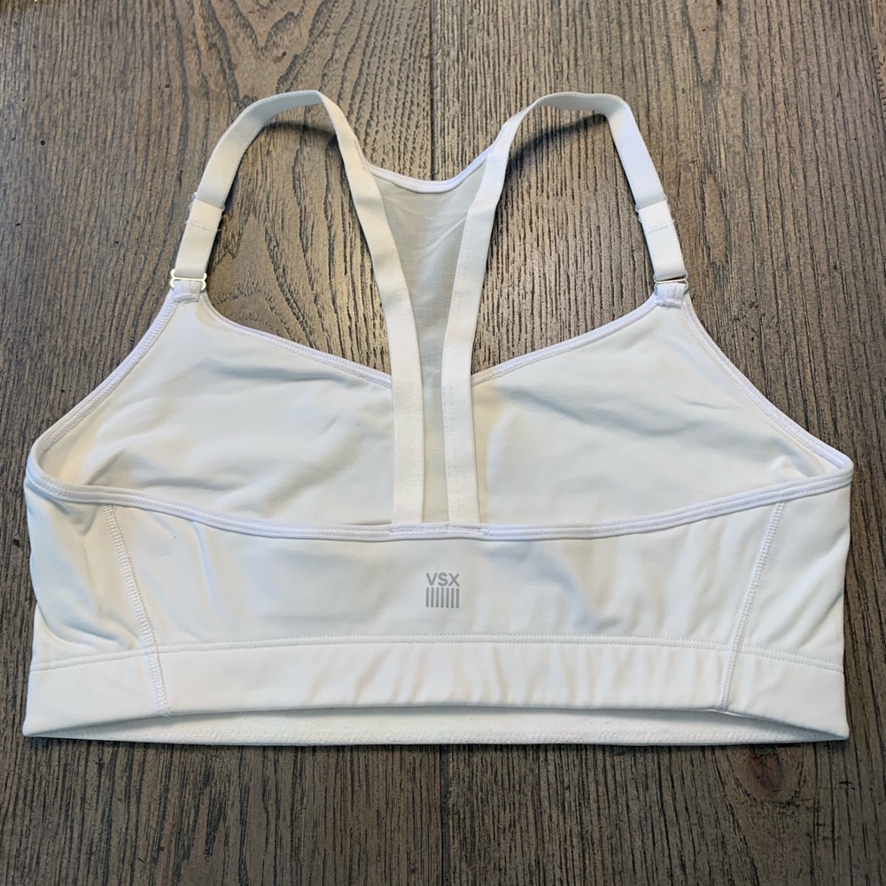 Victoria Secret - Picture 2 of 5